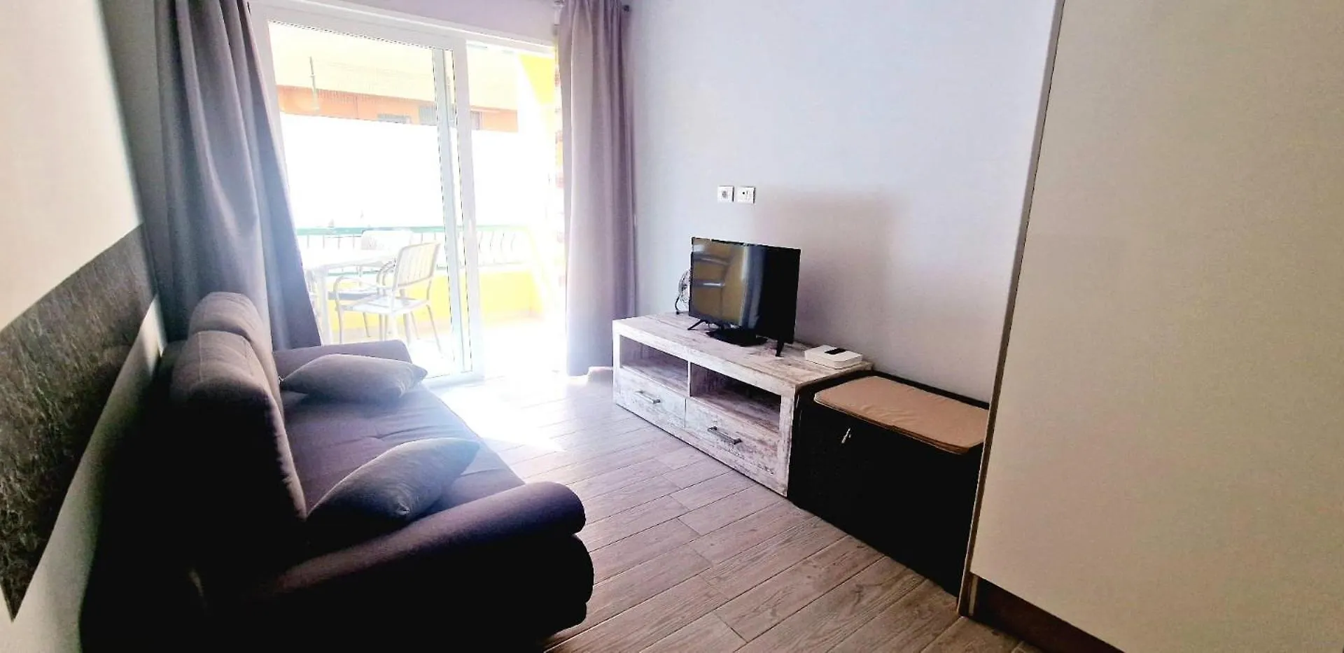 Las Vistas 1 Bedroom Wifi Free Playa de las Americas  Playa de las Americas (Tenerife)